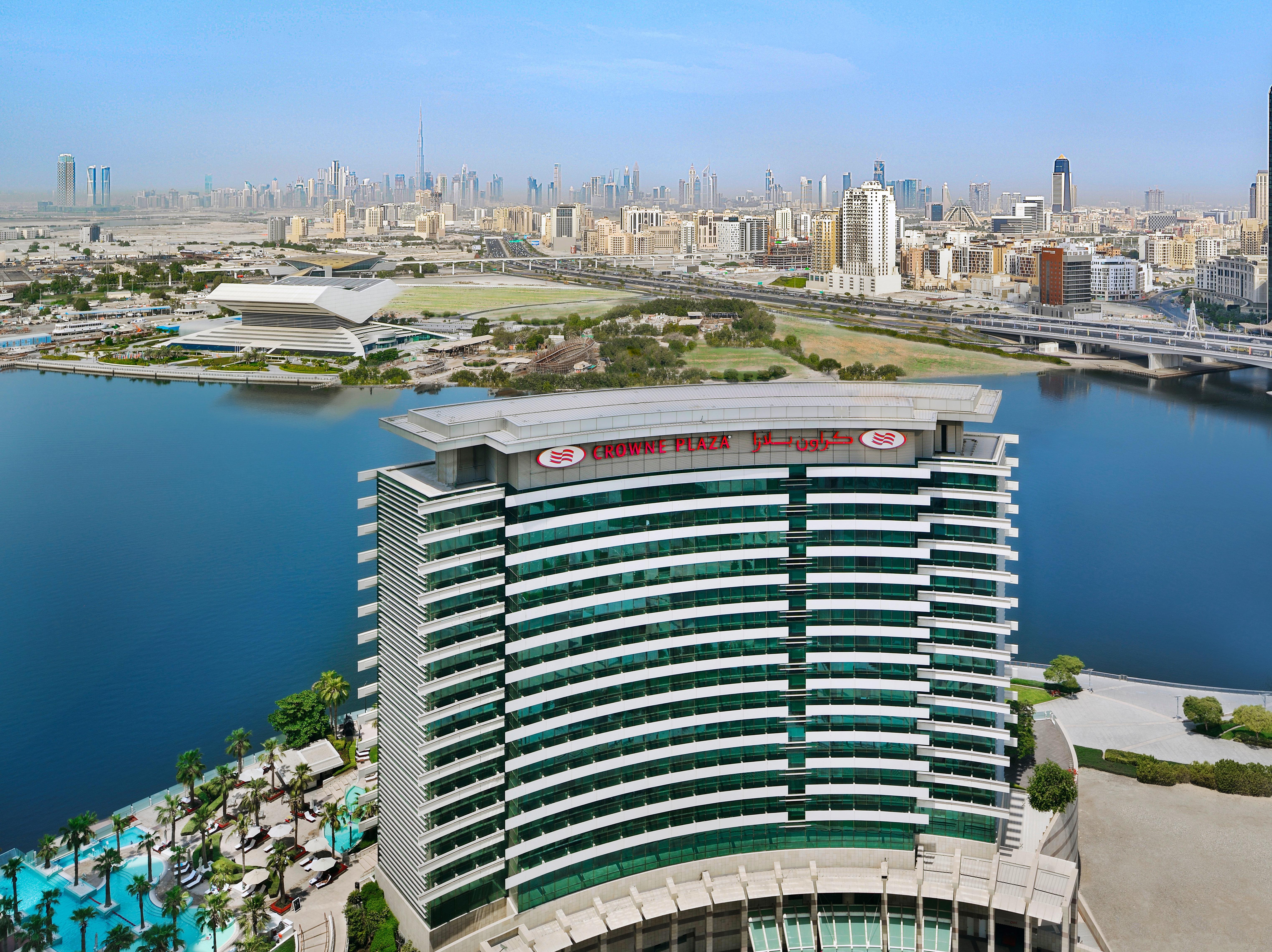 Crowne Plaza Dubai Festival City Eksteriør billede The Crowne Plaza Hotel, Dubai