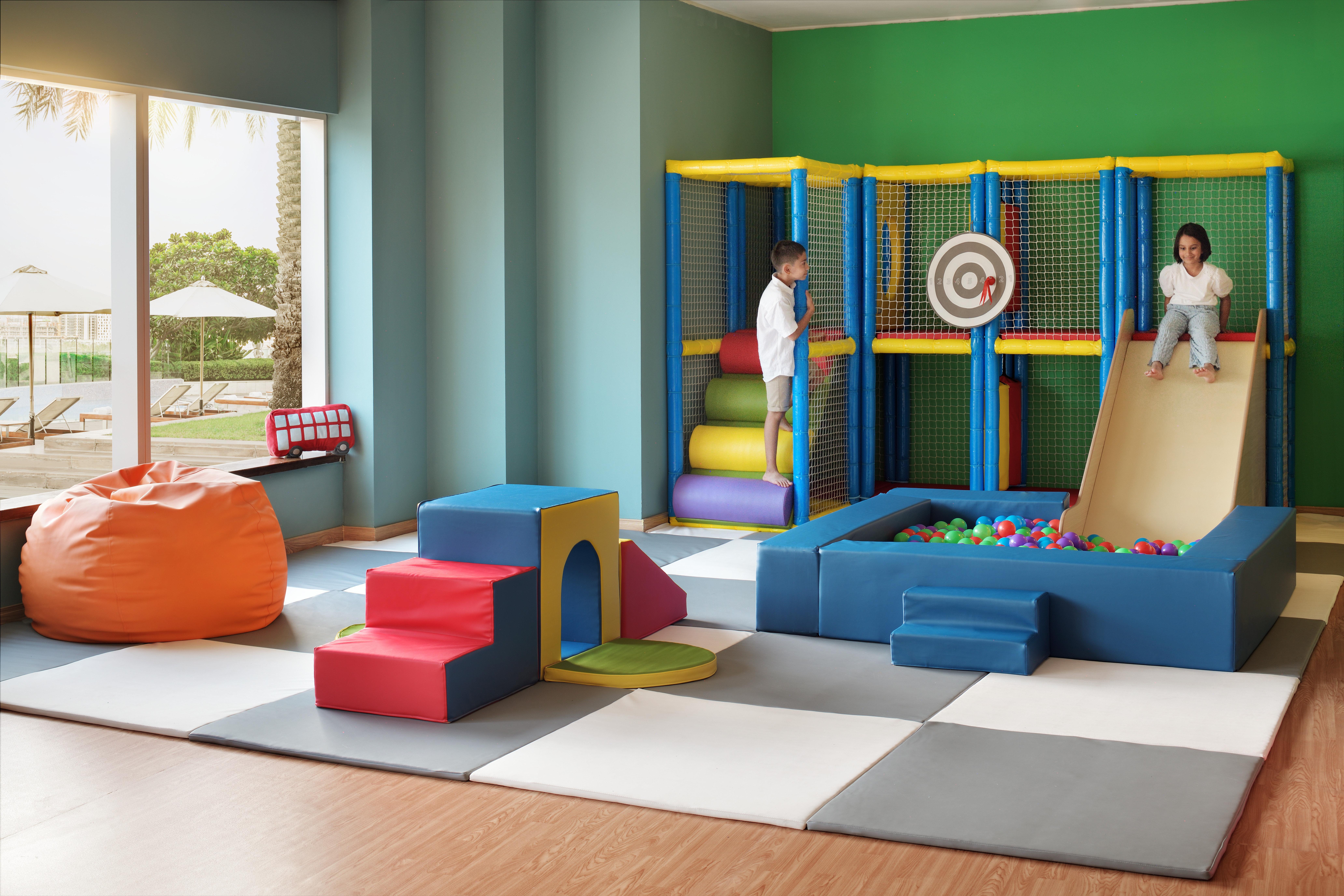 Crowne Plaza Dubai Festival City Eksteriør billede Kids Club