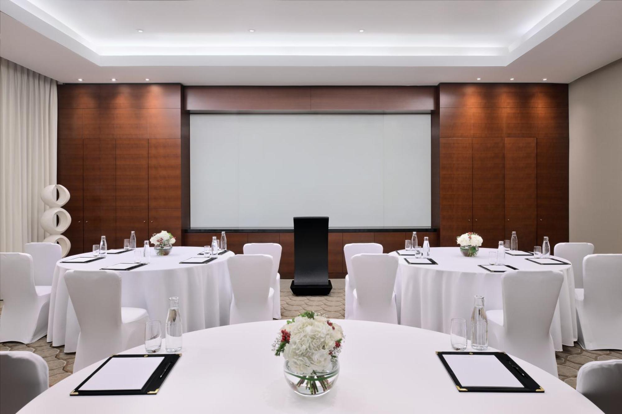 Crowne Plaza Dubai Festival City Eksteriør billede Meeting room